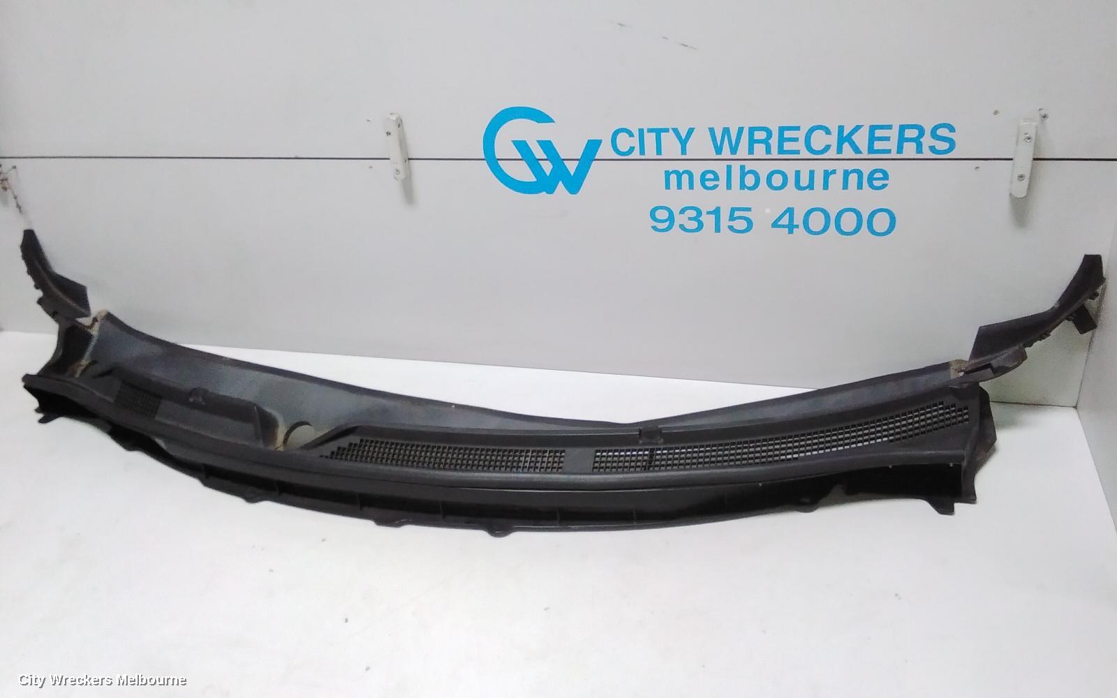 RENAULT KALEOS PLENUM CHAMBER, H45 11/2011 - 08/2013 - Image 2
