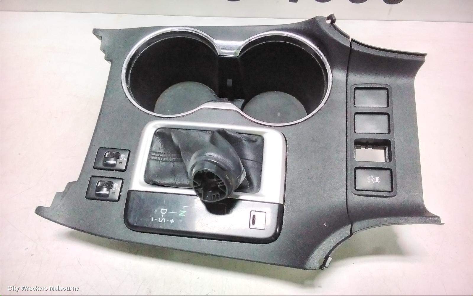 TOYOTA KLUGER, XU50 SERIES, 03/2014 - 02/2021, CENTRE CUP HOLDER: 109467 - Image 2