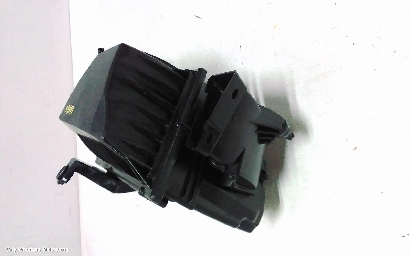 LAND ROVER RANGEROVER EVOQUE AIR CLEANER/BOX, AIR CLEANER, L538, DIESEL, 2.2, 11/2011 - 08/2015 - Image 3