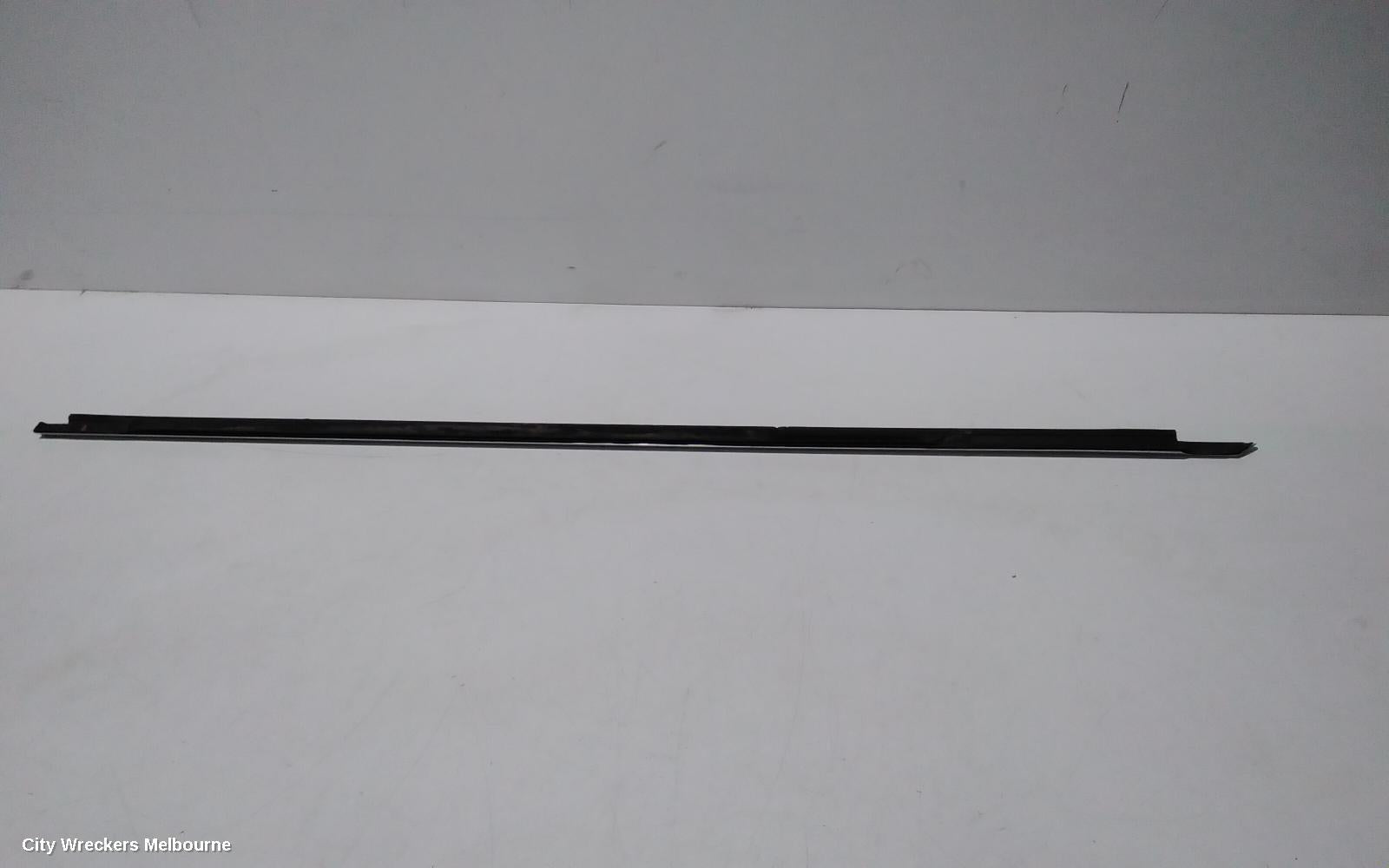 AUDI Q7 DOOR MOULD, RHR DOOR CHROME MOULD: 94010, 4M, 07/2015 ONWARDS - Image 3