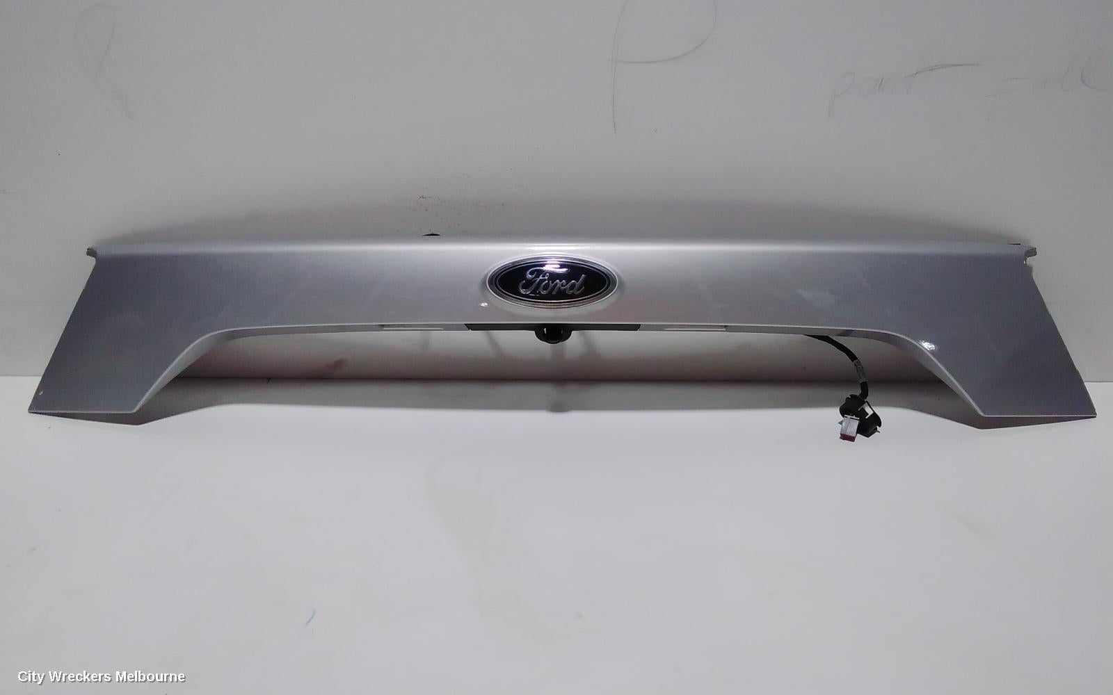 FORD ESCAPE REAR GARNISH, TAILGATE GARNISH (UPPER), ZG, 09/2016 - 05/2020 - Image 1
