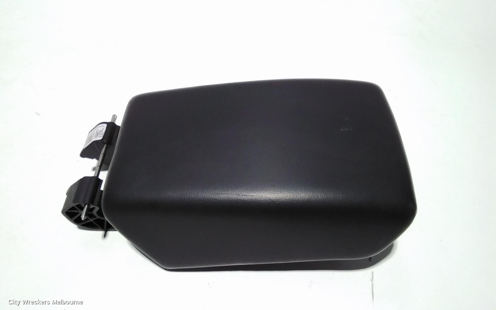 HOLDEN ASTRA CONSOLE, PJ, GTC, 12/2014 - 01/2017 - Image 2