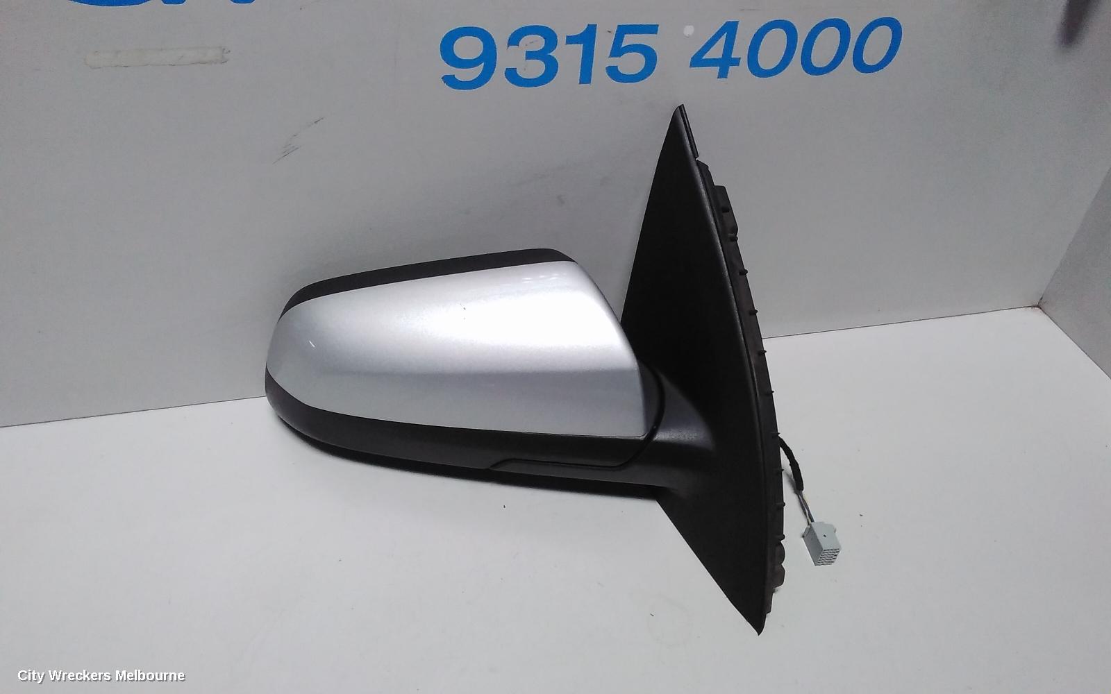 HOLDEN COMMODORE RIGHT DOOR MIRROR, VF, COLOUR CODED/BLACK, NON BLINDSPOT TYPE, 05/2013 - 12/2017 - Image 3
