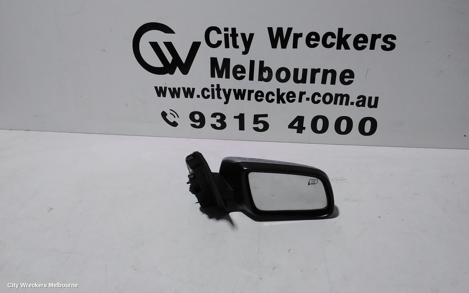 HOLDEN COMMODORE RIGHT DOOR MIRROR, VE, CALAIS V, HEATED, W/ PUDDLE LAMP TYPE, 08/2006 - 04/2013 - Image 1