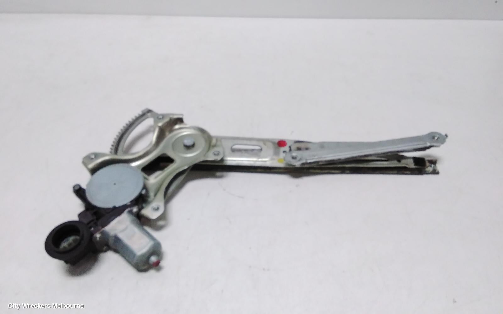 TOYOTA YARIS LEFT FRONT WINDOW REG/MOTOR, NCP9#, 3DR/5DR HATCH, 10/2005 - 07/2011 - Image 1