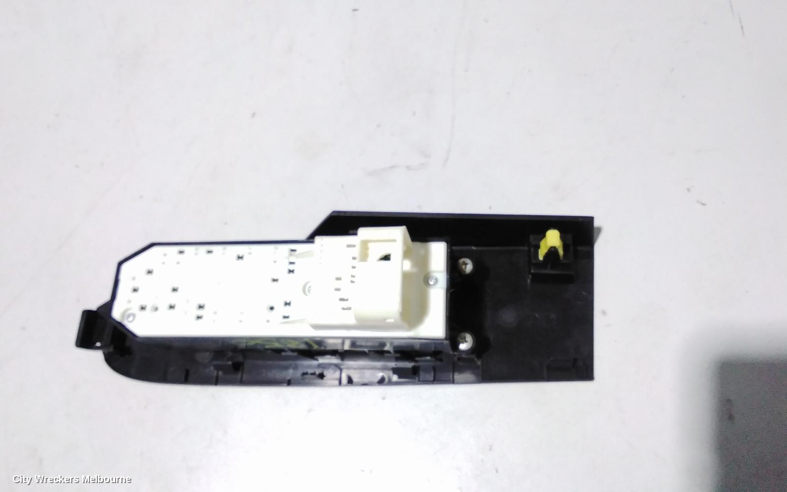 TOYOTA COROLLA PWR DR WIND SWITCH, RH FRONT (MASTER SWITCH), ZRE182R, HATCH, STANDARD, 03/2015 - 06/2018 - Image 3