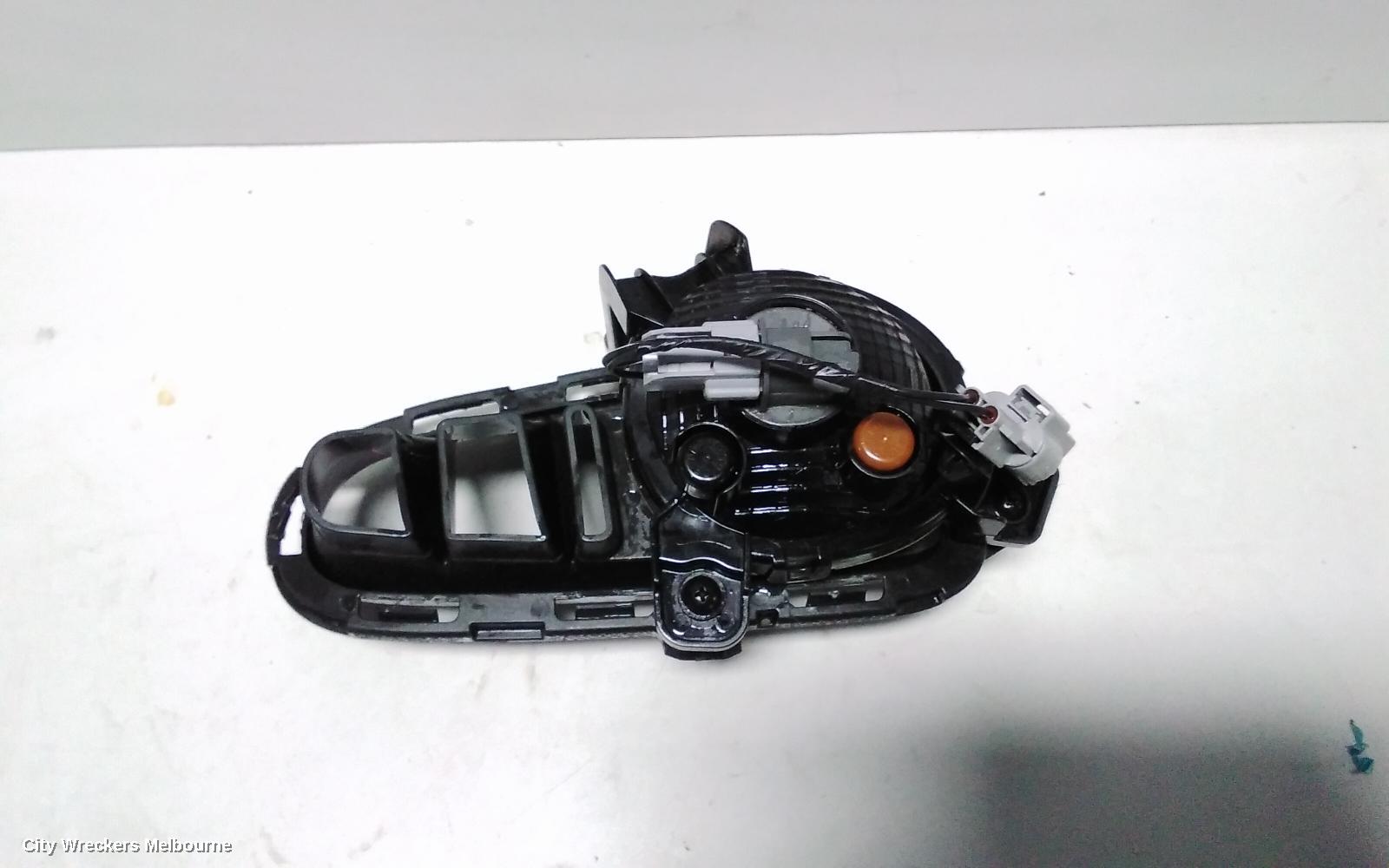 KIA RIO RIGHT INDICATOR/FOG/SIDE, BUMPER FOGLAMP, YB, PROJECTOR TYPE, 12/2016 ONWARDS - Image 3