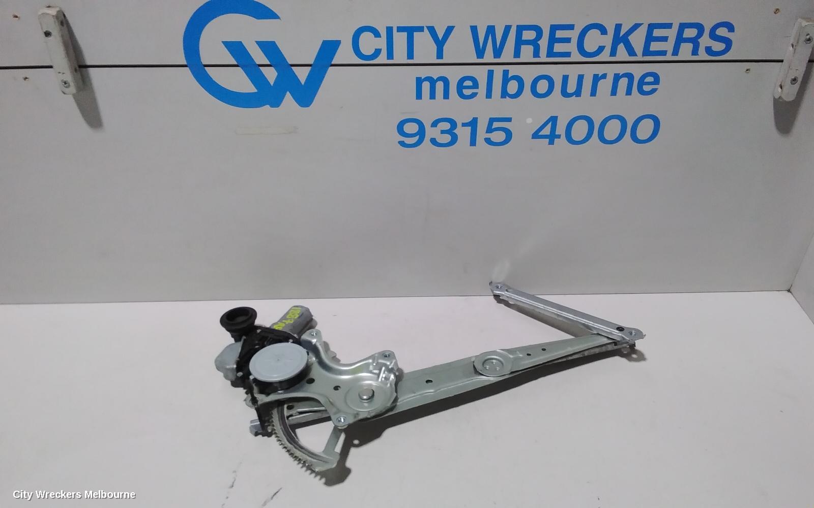 TOYOTA COROLLA RIGHT FRONT WINDOW REG/MOTOR, ZRE182R, HATCH, 01/2014 - 06/2018 - Image 1