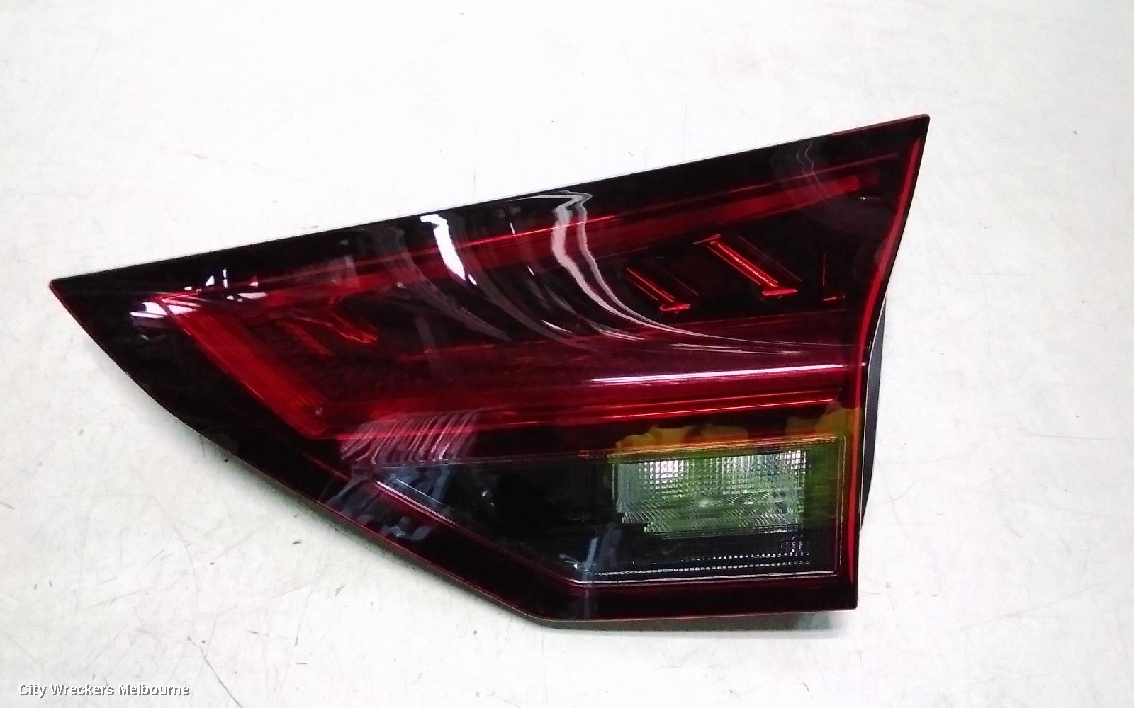 NISSAN XTRAIL REAR GARNISH, TAILGATE LAMP (RH SIDE), T33, 08/2022 ONWARDS - Image 2
