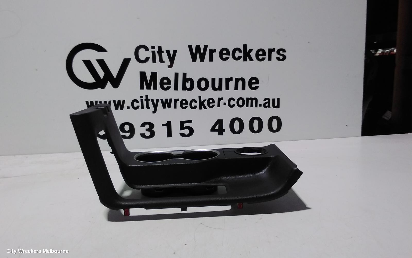 MITSUBISHI TRITON, MQ-MR, 03/2015 - 10/2023, CUP HOLDER: 101388 - Image 1