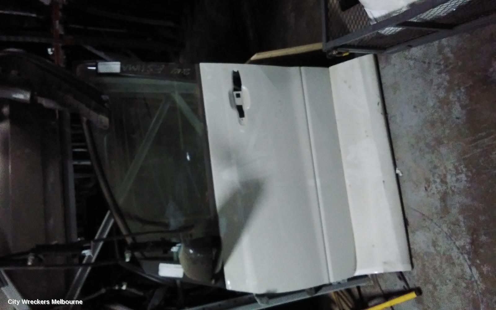 TOYOTA ESTIMA LEFT FRONT DOOR, XR30/XR40, AERAS TYPE (W/ MOULD HOLES), 00-06 (IMPORT) - Image 2