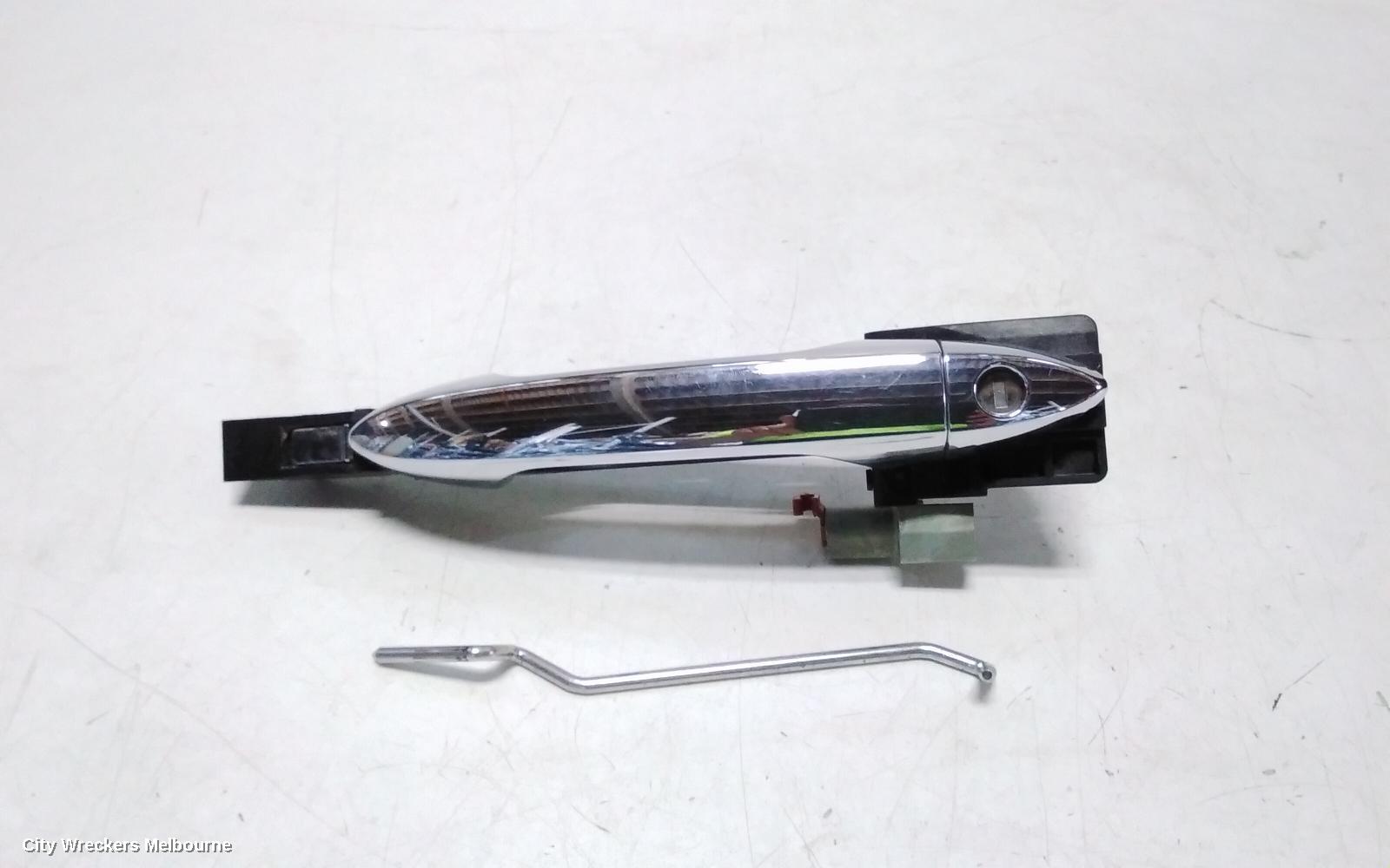 HONDA ACCORD DOOR HANDLE, OUTER, RH FRONT, CHROME, NON KEYLESS ENTRY TYPE, 9TH GEN, 05/2013 - 08/2019 - Image 1