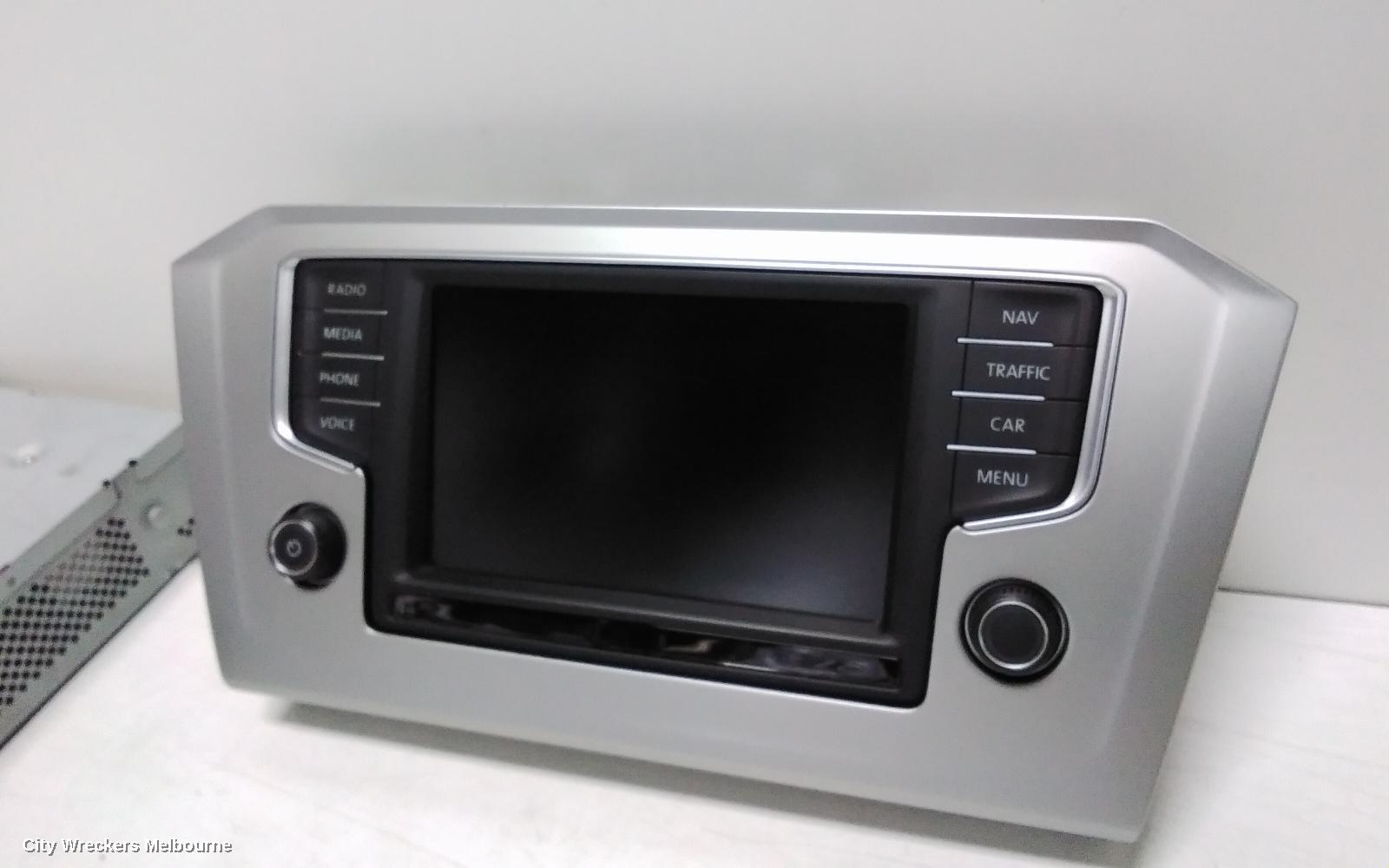 VOLKSWAGEN PASSAT RADIO/CD/DVD/SAT/TV, DISPLAY UNIT, 6.5IN, DISCOVER MEDIA AUDIO, SAT NAV TYPE, B8/MK7, 06/2015 - 10/2019 - Image 3