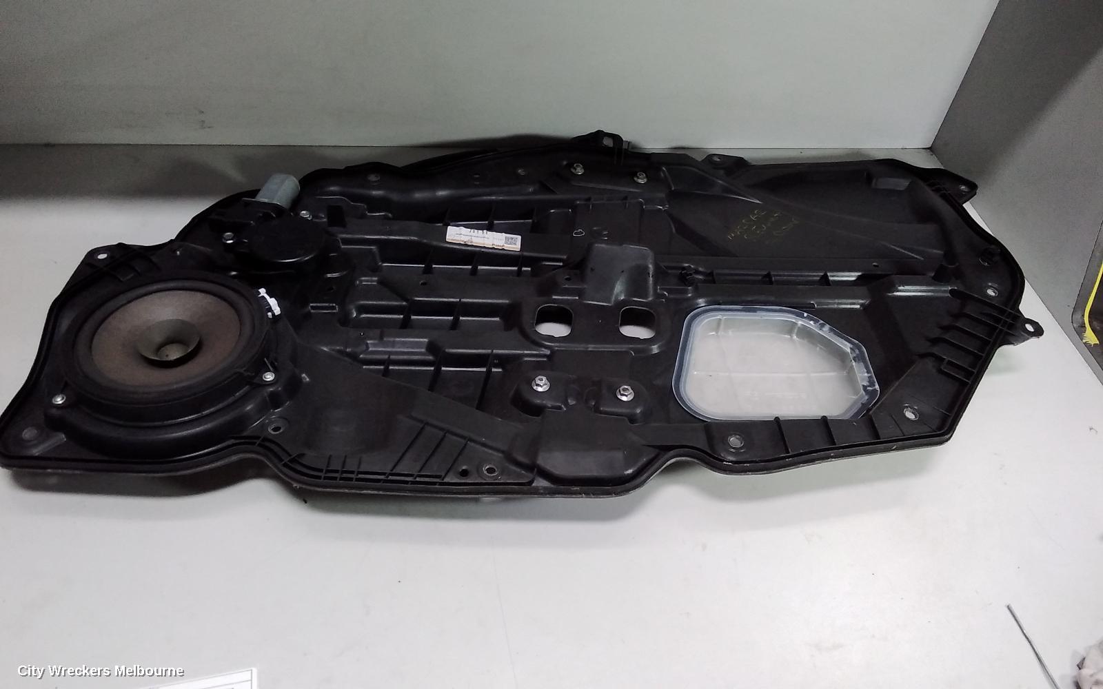 MAZDA 2 RIGHT FRONT WINDOW REG/MOTOR, DE SERIES, POWER, 5DR HATCH, 09/2007 - 09/2014 - Image 1