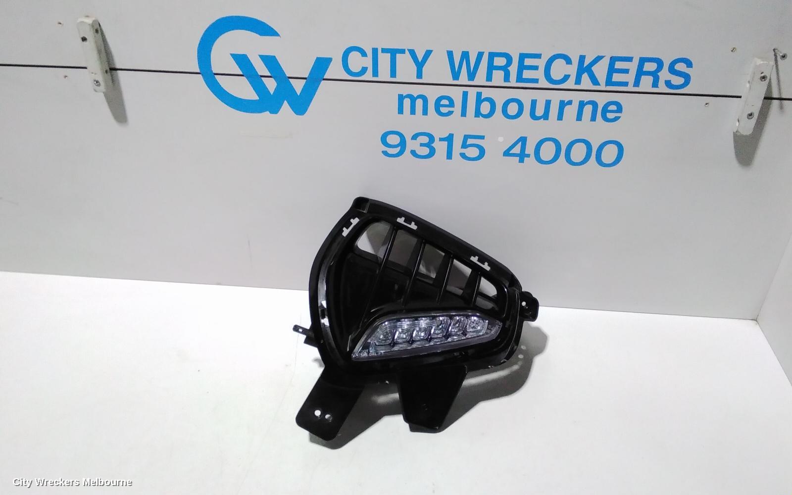 HYUNDAI I30 RIGHT INDICATOR/FOG/SIDE, DAYTIME RUNNING LAMP, PD, HATCH (S. KOREA VIN KMHH), GO/ACTIVE/ELITE/SR, SINGLE LED TYPE (3 PIN PLUG), 03/2017 - 08/2020 - Image 1
