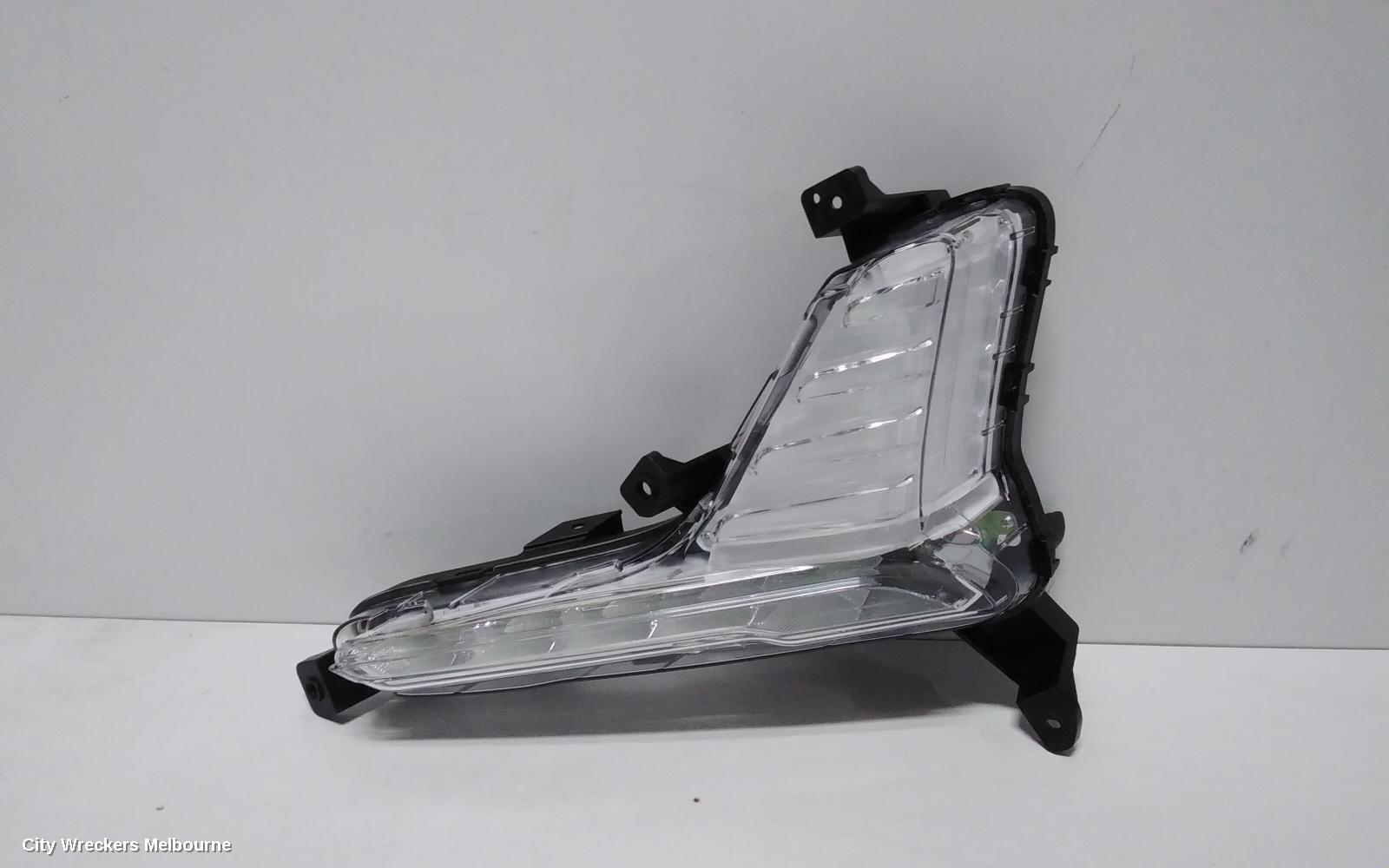 HYUNDAI SONATA LEFT INDICATOR/FOG/SIDE, DAYTIME RUNNING LAMP, LF, ACTIVE, 08/2017 - 01/2020 - Image 3