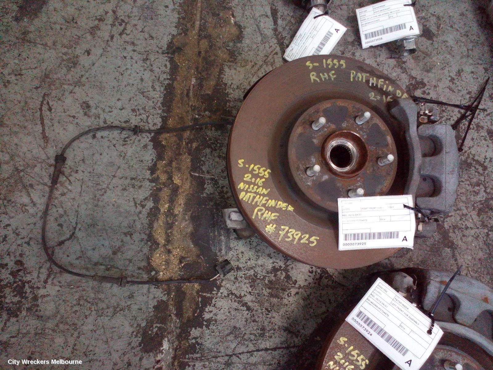 NISSAN PATHFINDER RIGHT FRONT HUB ASSEMBLY, R52, 06/2013 - 04/2021 - Image 1