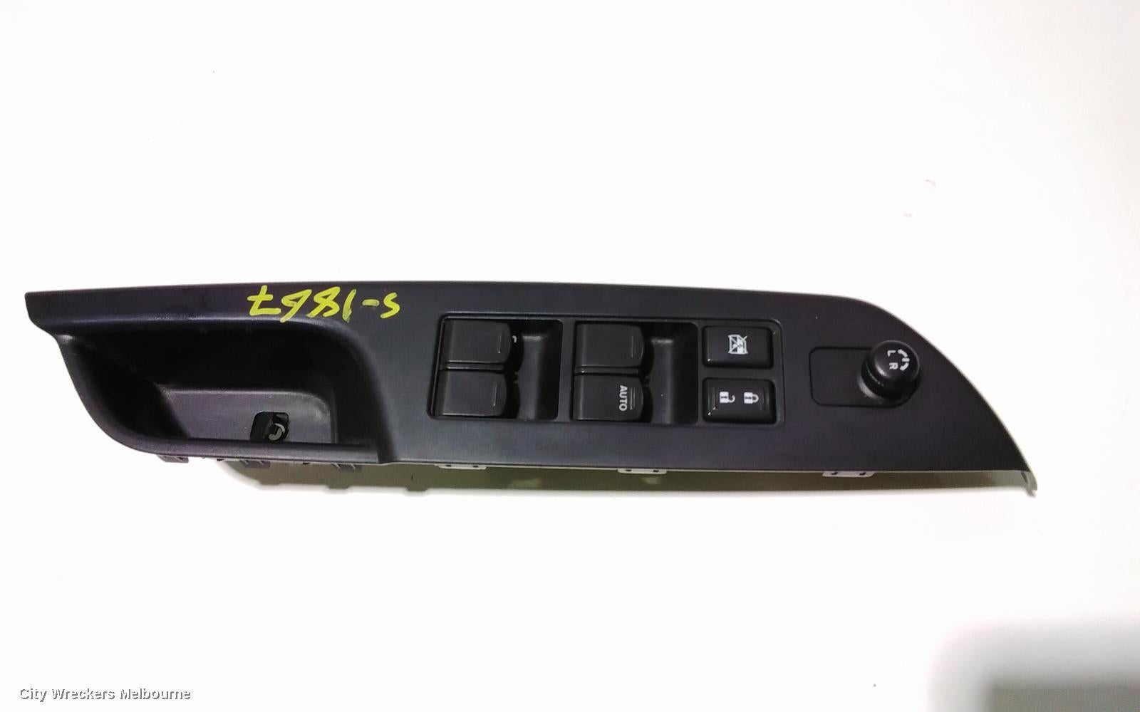 SUZUKI SWIFT PWR DR WIND SWITCH, RH FRONT (MASTER SWITCH), FZ, 20 PIN TYPE, 08/2010 - 03/2017 - Image 1