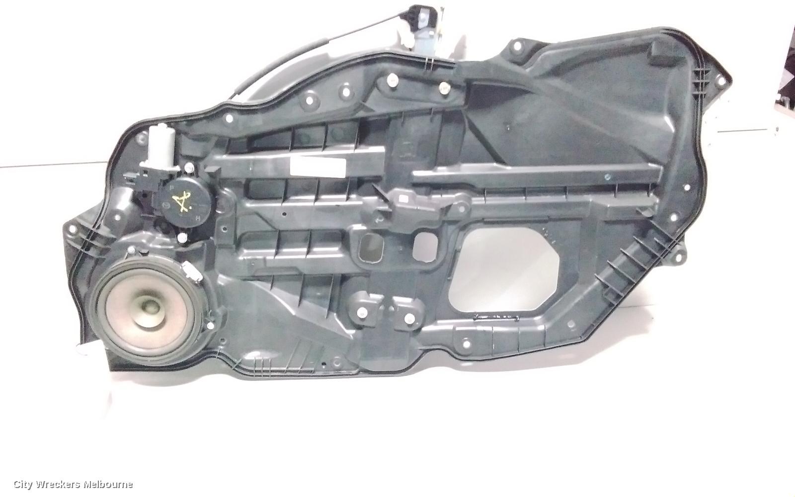 MAZDA 2 RIGHT FRONT WINDOW REG/MOTOR, DE SERIES, POWER, 3DR HATCH, 09/2007 - 09/2014 - Image 1