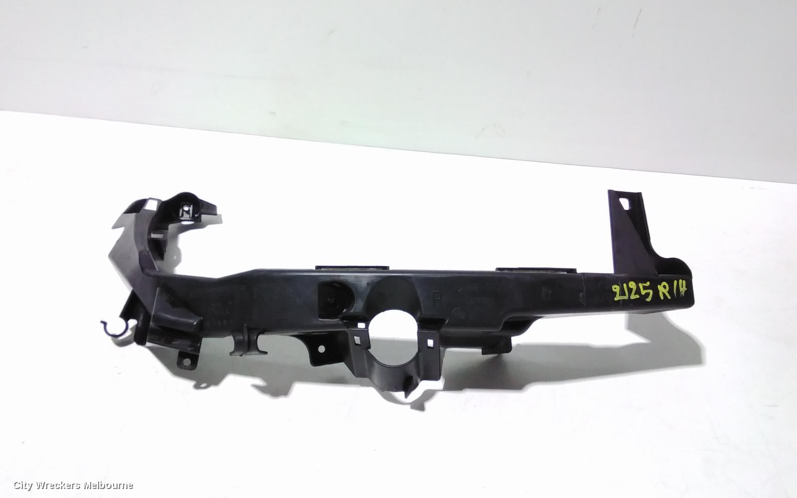 BMW 3 SERIES, E90, 03/2005 - 12/2013, RHF HEADLIGHT BRAKET: 96920 - Image 2