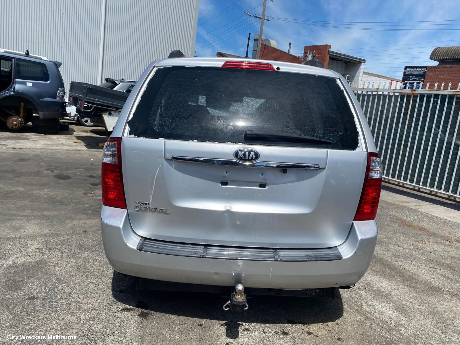 KIA CARNIVAL/GRAND CARNIVAL RIGHT FRONT DOOR, VQ, 01/2006 - 12/2014 - Image 3