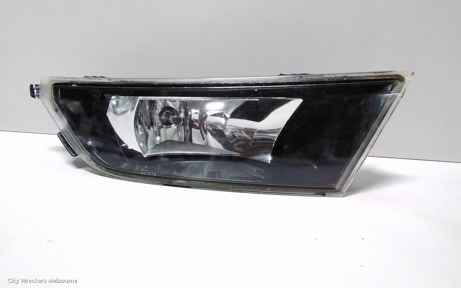 SKODA FABIA LEFT INDICATOR/FOG/SIDE, BUMPER FOGLAMP, CLEAR SURROUND NJ, 01/2015 - 06/2018 - Image 2
