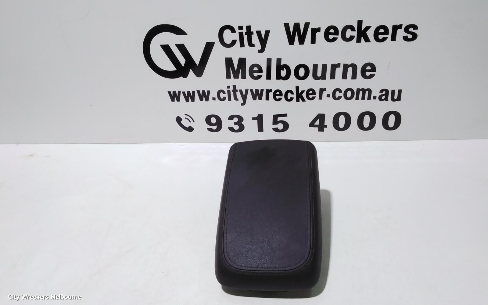 HOLDEN CAPTIVA CONSOLE, CG, LEATHER, BLACK, 01/2011 - 06/2018 - Image 1