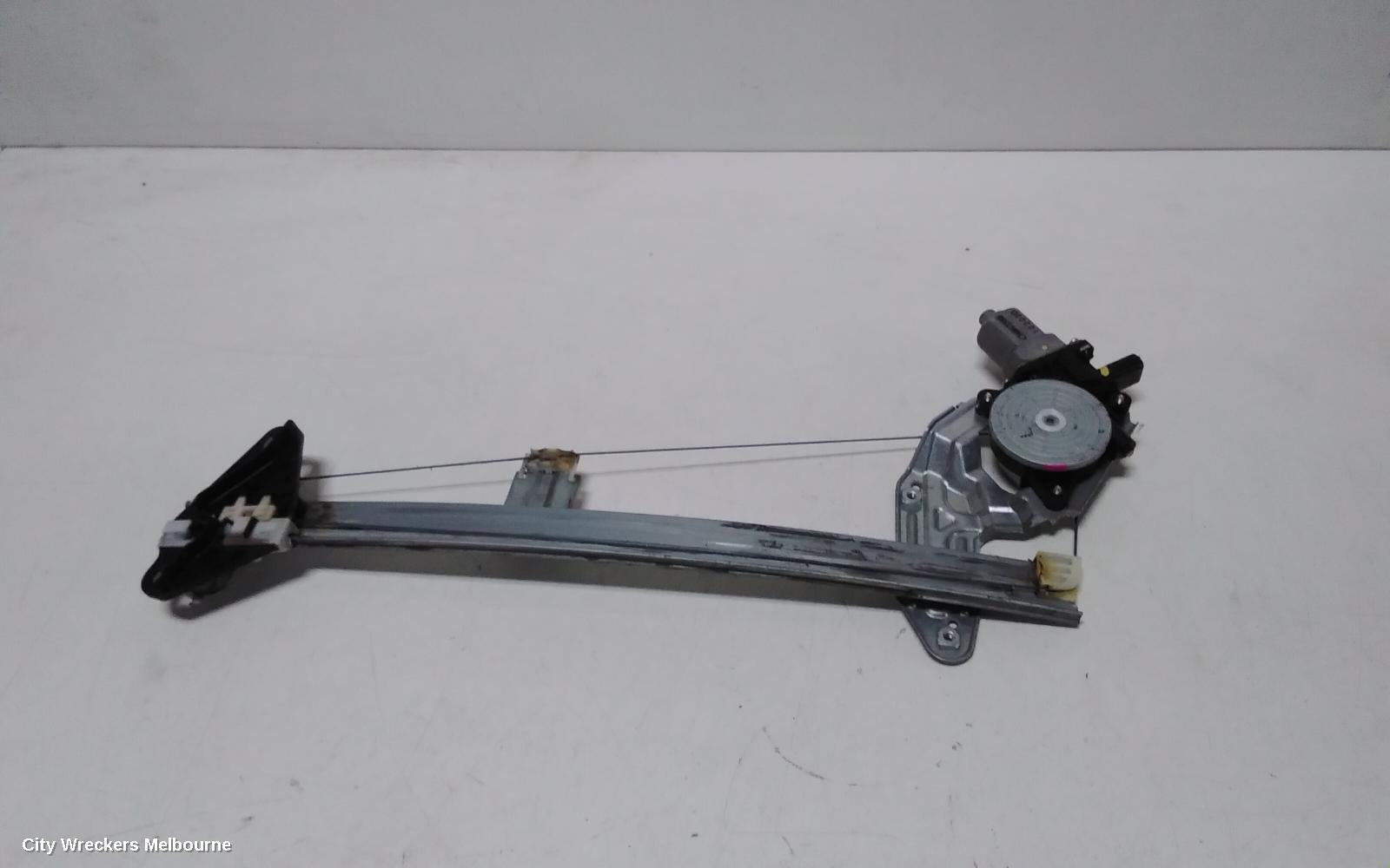 HONDA JAZZ RIGHT FRONT WINDOW REG/MOTOR, GE, POWER, 08/2008 - 06/2014 - Image 3