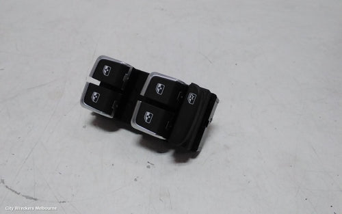 158182 - Image 1