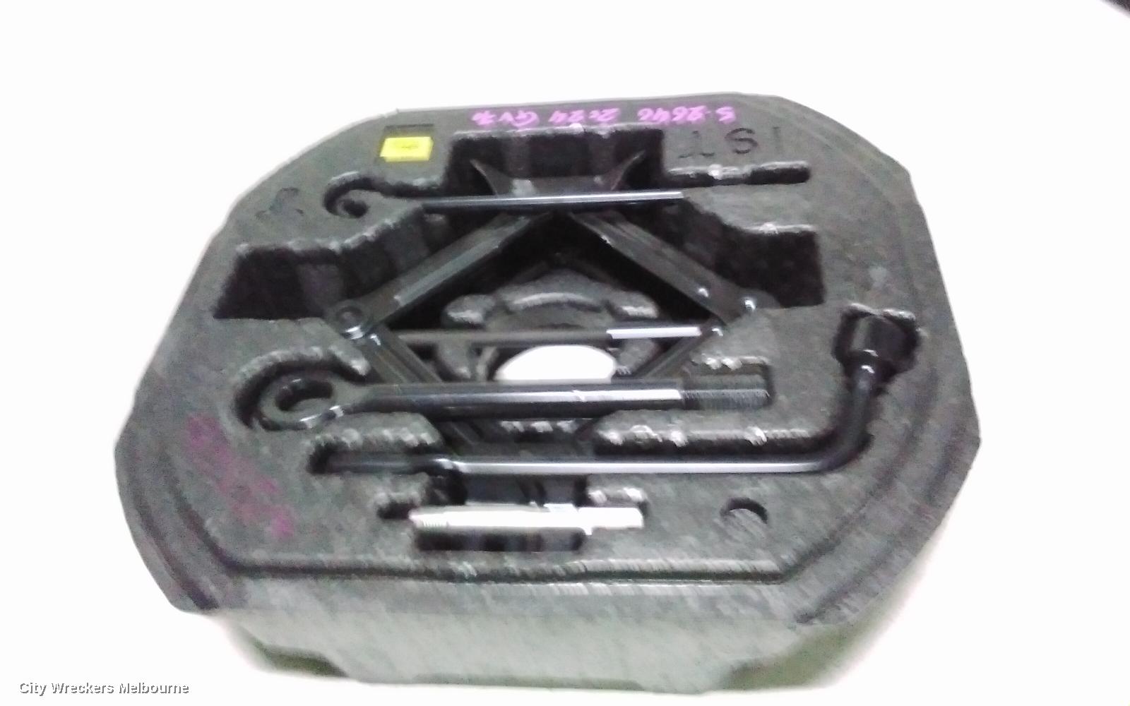 GENESIS GV70 JACK/TOOL KIT, JK, 03/2021 ONWARDS - Image 2