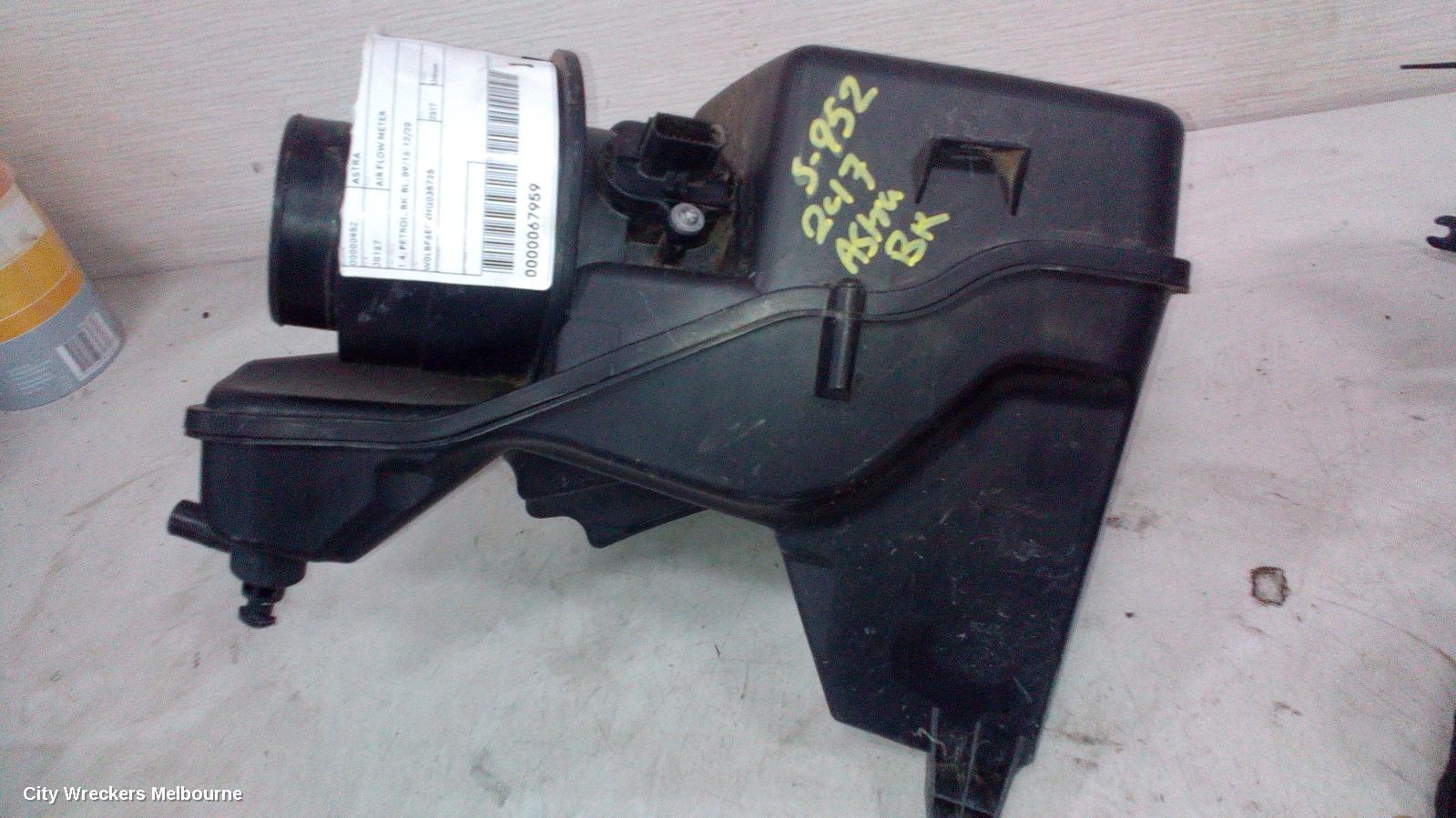 HOLDEN ASTRA AIR FLOW METER, 1.4, PETROL, BK-BL, 09/2016 - 12/2020 - Image 2