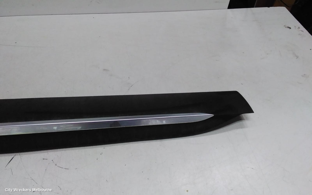 KIA SORENTO DOOR MOULD, LOWER MOULDING: 139645, LH FRONT, MQ4, 02/2020 ONWARDS - Image 3