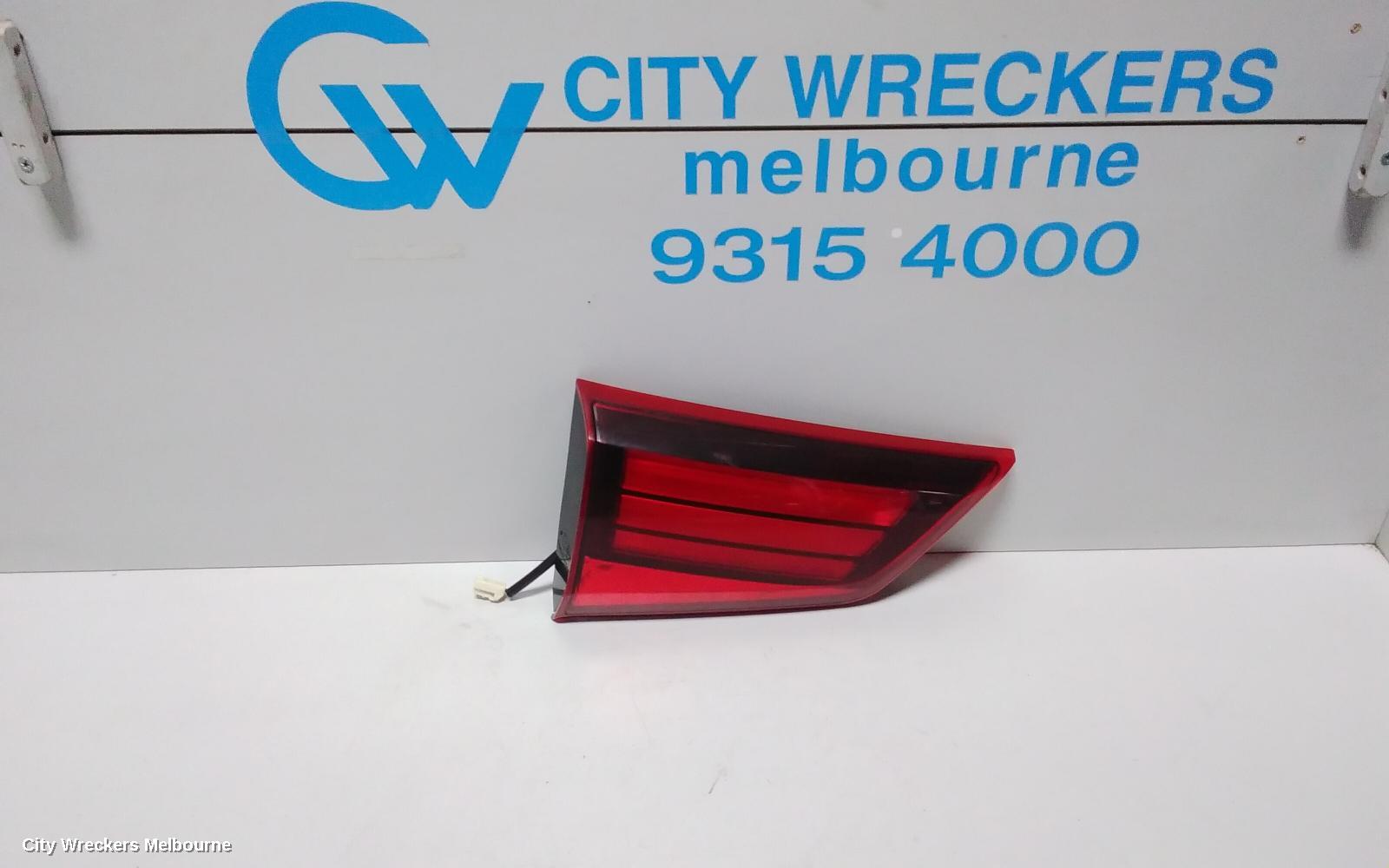 MITSUBISHI OUTLANDER REAR GARNISH, TAILGATE LAMP (LH SIDE), ZK-ZL, 04/2015 ONWARDS - Image 1