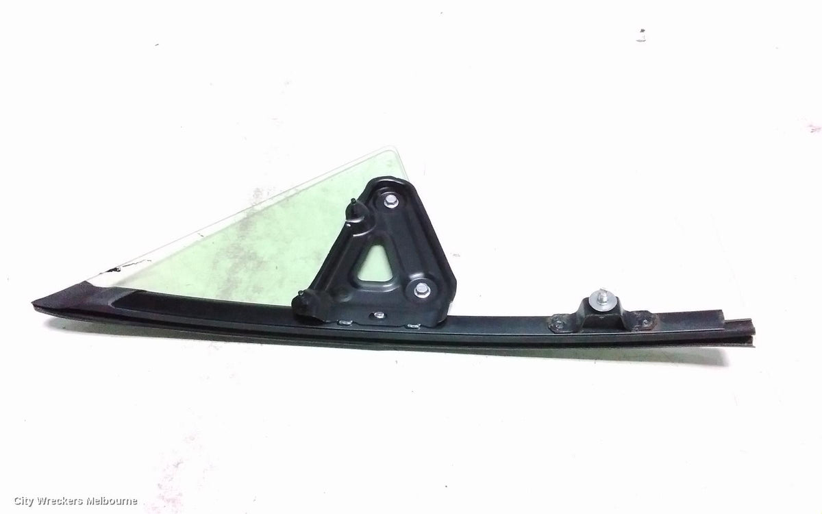 TOYOTA 86 LEFT FRONT 1/4 DOOR GLASS, ZN6, 04/2012 - 09/2021 - Image 2