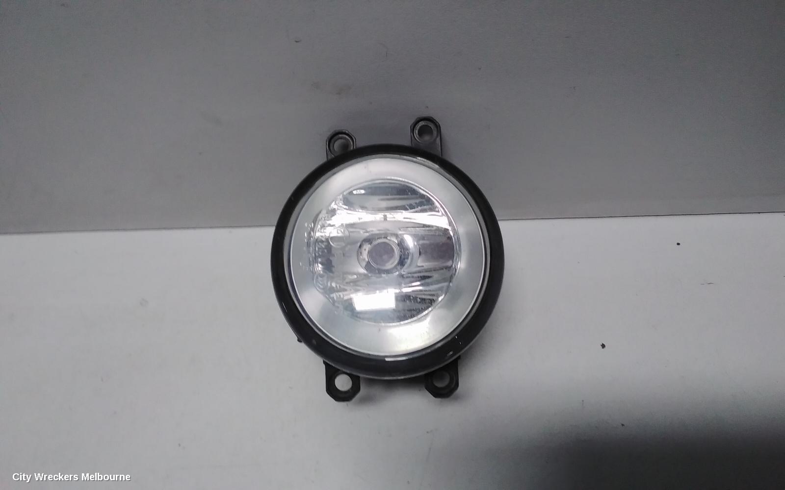 TOYOTA COROLLA LEFT INDICATOR/FOG/SIDE, BUMPER FOGLAMP, ZRE152/20153R, SEDAN, 03/2007 - 12/2013 - Image 2