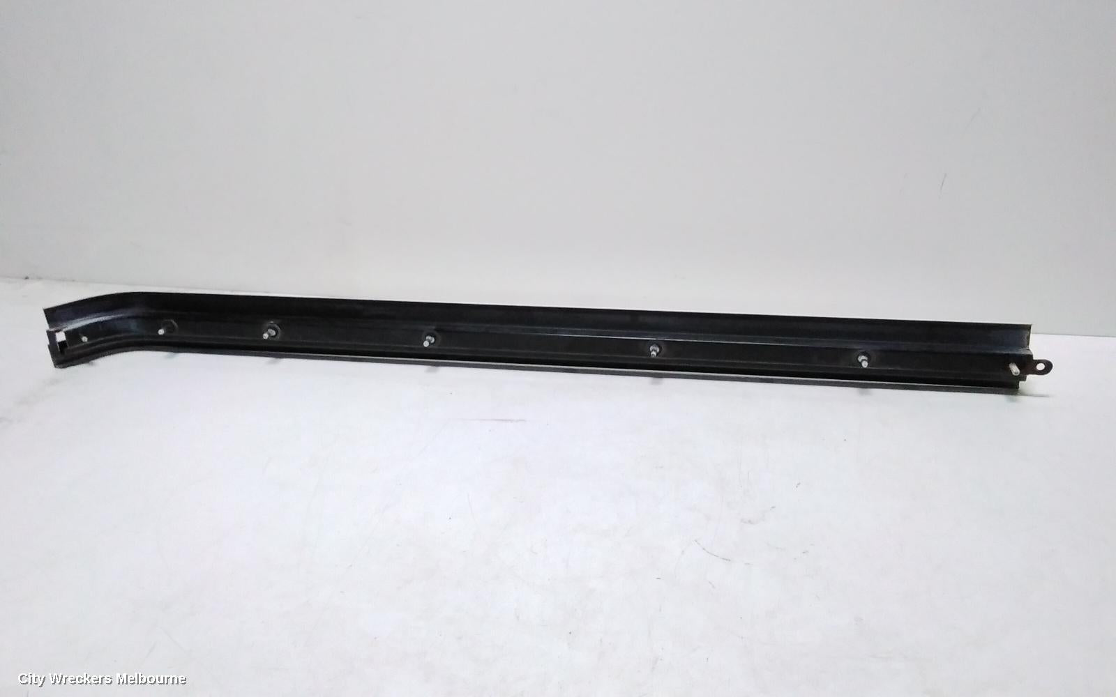 TOYOTA HIACE, TRH/KDH 03/2005 - 04/2019, LHR SLIDING DOOR RAIL: 112600 - Image 3