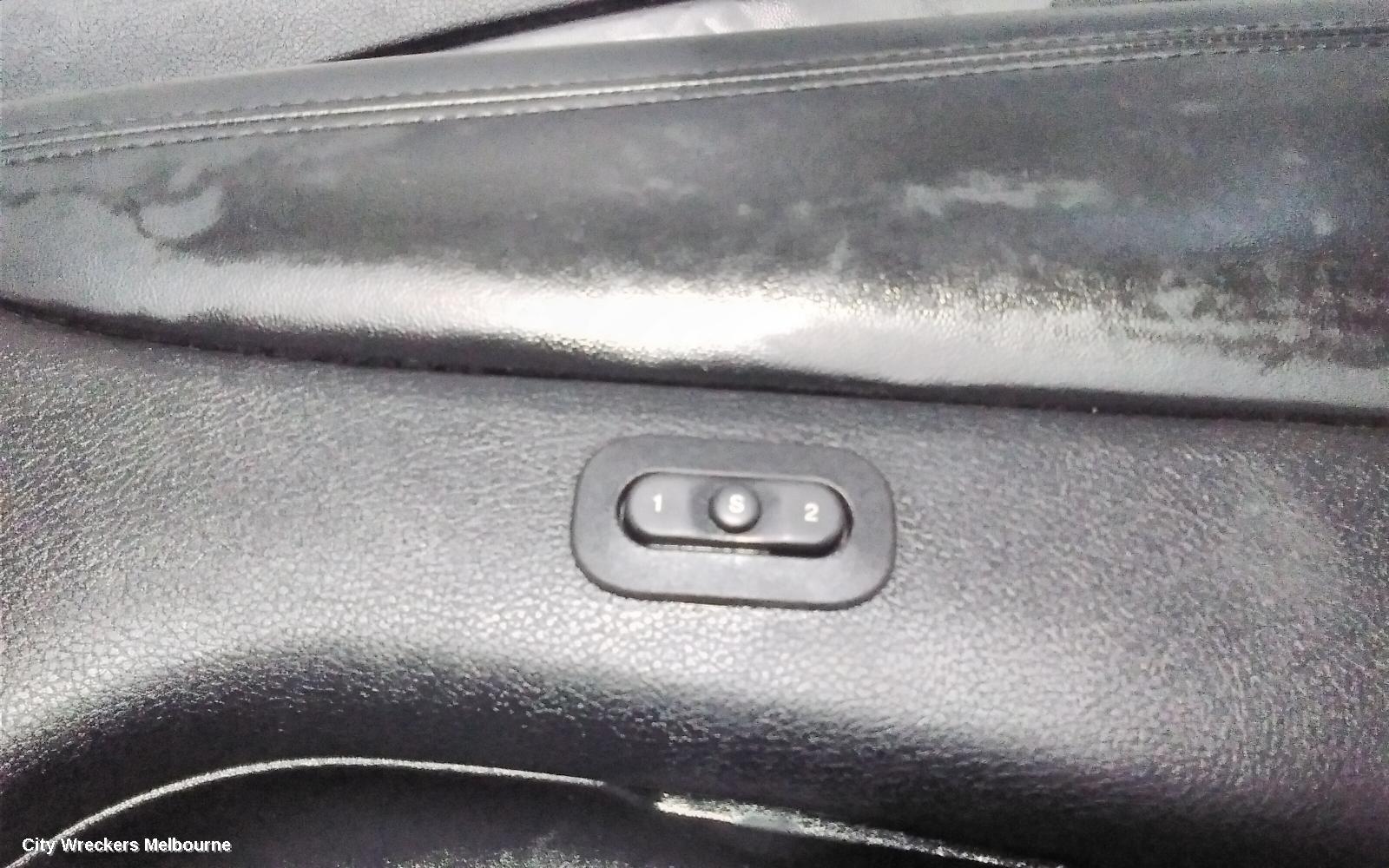 JEEP GRANDCHEROKEE DOOR TRIM, RH FRONT, WK, LEATHER, 10/2010 ONWARDS - Image 2