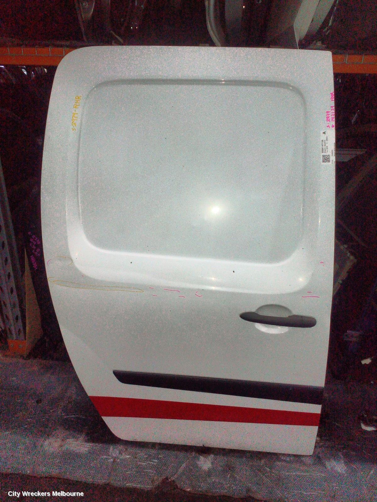 RENAULT KANGOO RIGHT REAR DOOR, X61, PANEL TYPE SLIDING DOOR, 10/2010 - 02/2022 - Image 2