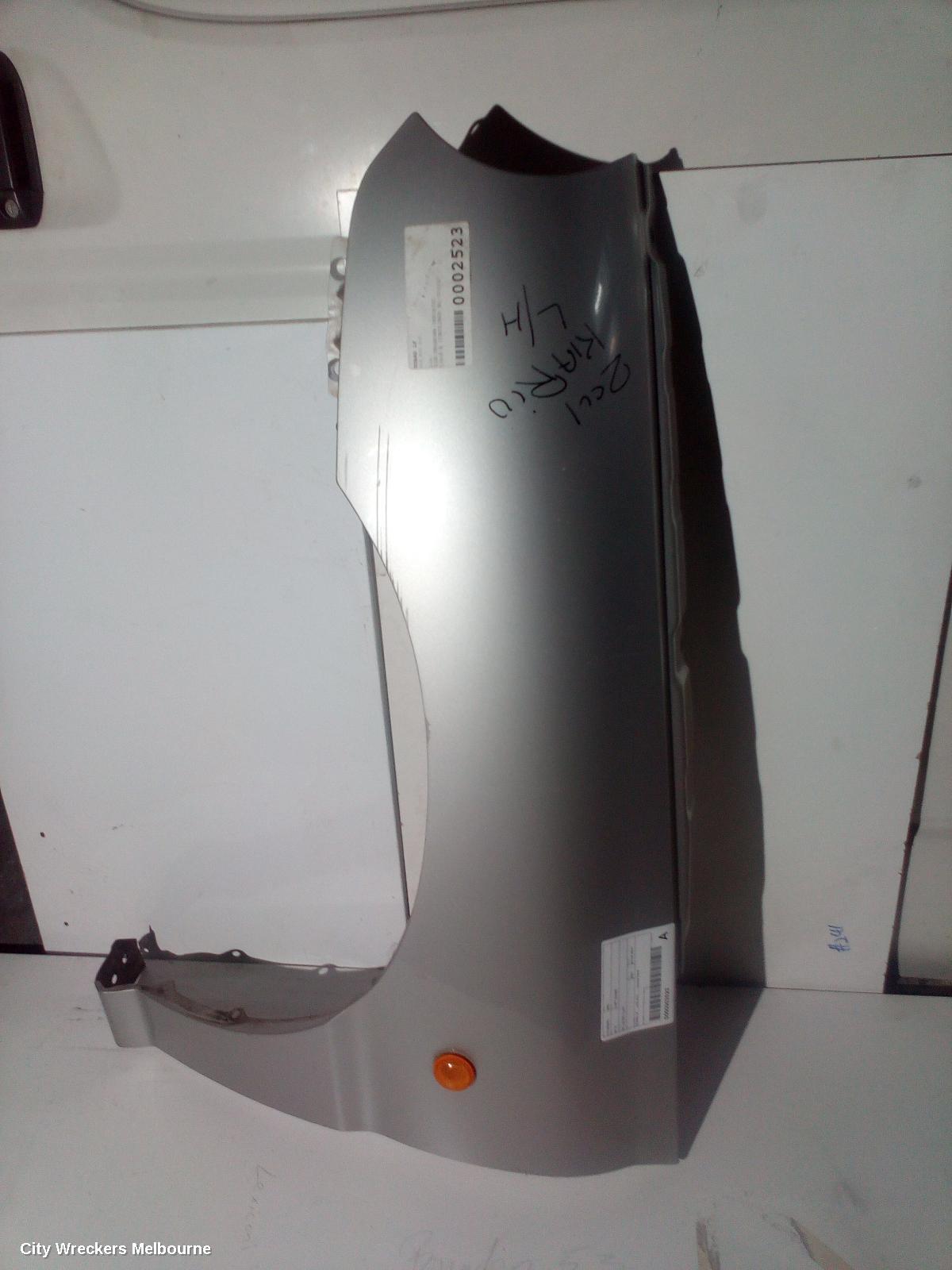 KIA RIO LEFT GUARD, DC, 07/2000 - 12/2002 - Image 2