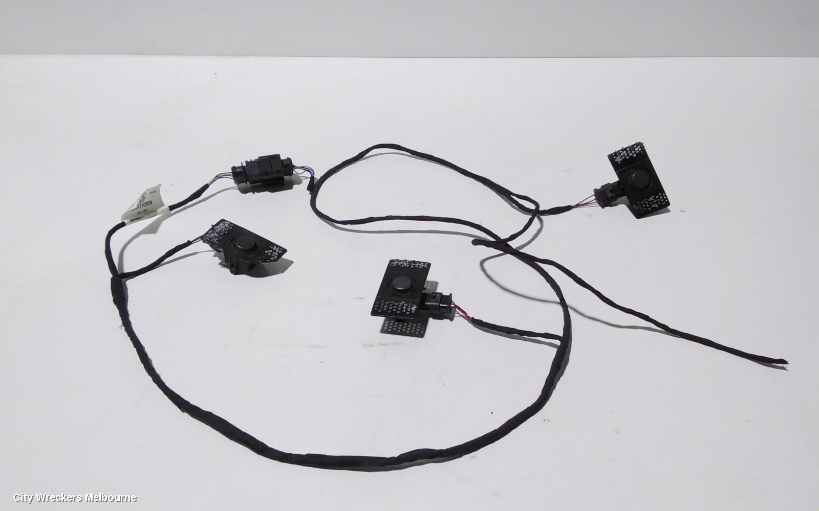 VOLKSWAGEN GOLF, GEN 7, 11/2012 - 08/2020, FRONT BAR CRUSH SENSOR SET: 87648 - Image 1