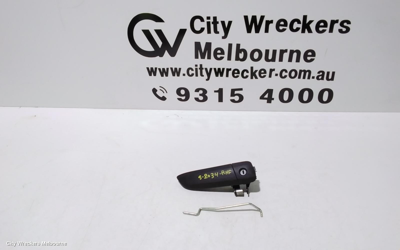 TOYOTA HIACE DOOR HANDLE, OUTER, RH FRONT, TRH/KDH, 03/2005 - 04/2019 - Image 1