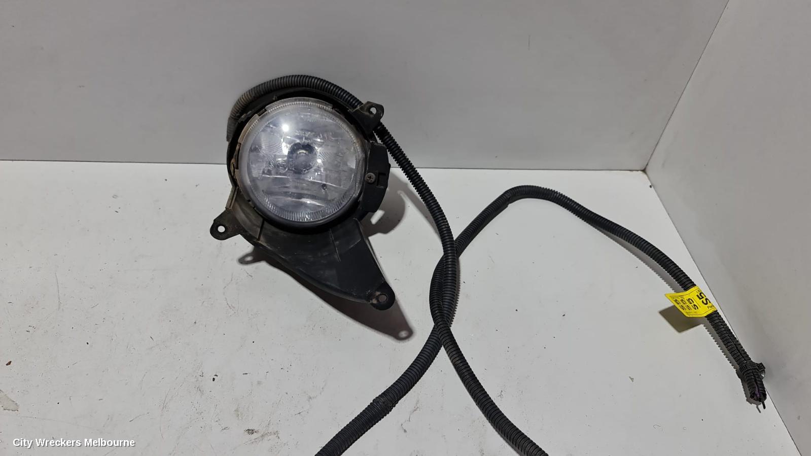HOLDEN CAPTIVA RIGHT INDICATOR/FOG/SIDE, BUMPER FOGLAMP, MAXX/CAPTIVA 5 (4TH VIN = D), CG, 09/2006 - 02/2011 - Image 1