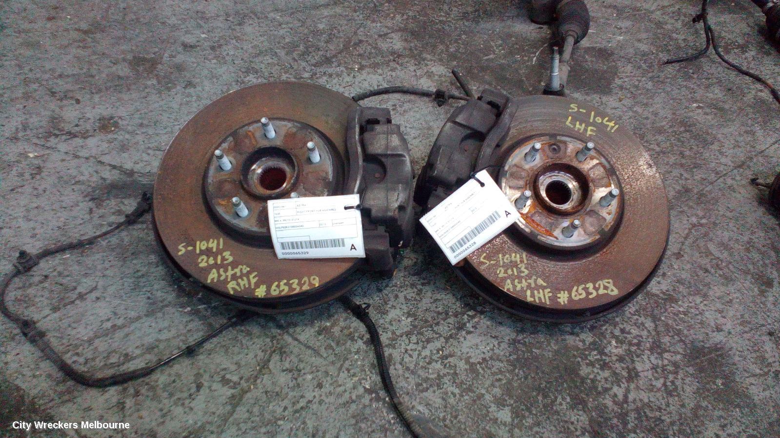 OPEL ASTRA RIGHT FRONT HUB ASSEMBLY, MK 4, 09/2012 - 01/2014 - Image 2