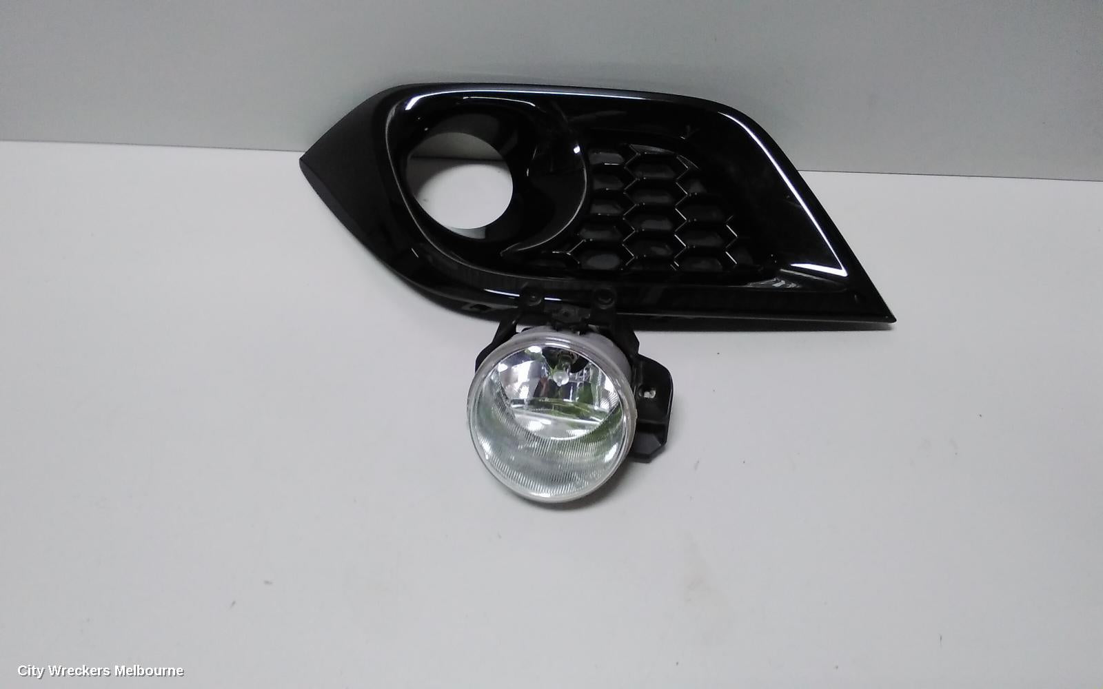 TOYOTA COROLLA LEFT INDICATOR/FOG/SIDE, BUMPER FOGLAMP, ZRE182R/ZWE186R, HATCH, 03/2015 - 06/2018 - Image 1