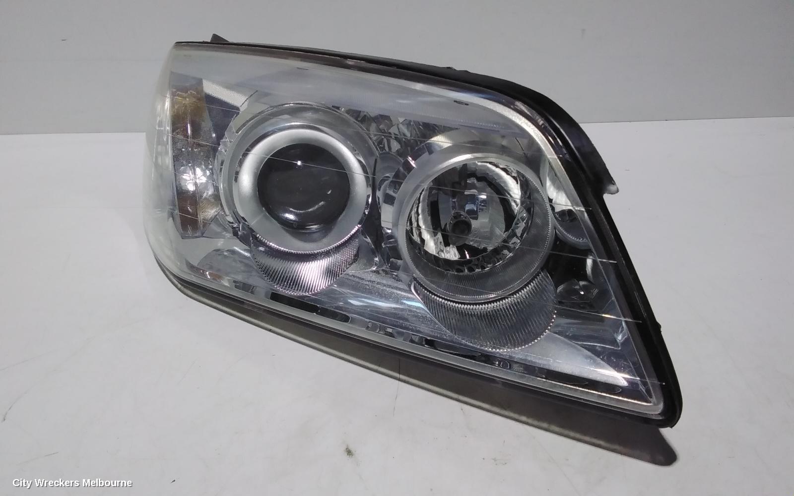 HOLDEN CAPTIVA RIGHT HEADLAMP, CG, CX/LX/SX/CAPTIVA 7 (4TH VIN = C), CHROME INNER TYPE, 09/2006 - 02/2011 - Image 1