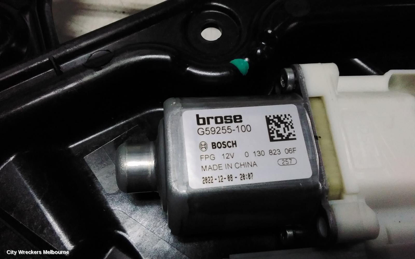 TESLA MODEL Y LEFT REAR WND REG/MOTOR, 1ST GEN, 03/2022 ONWARDS - Image 2
