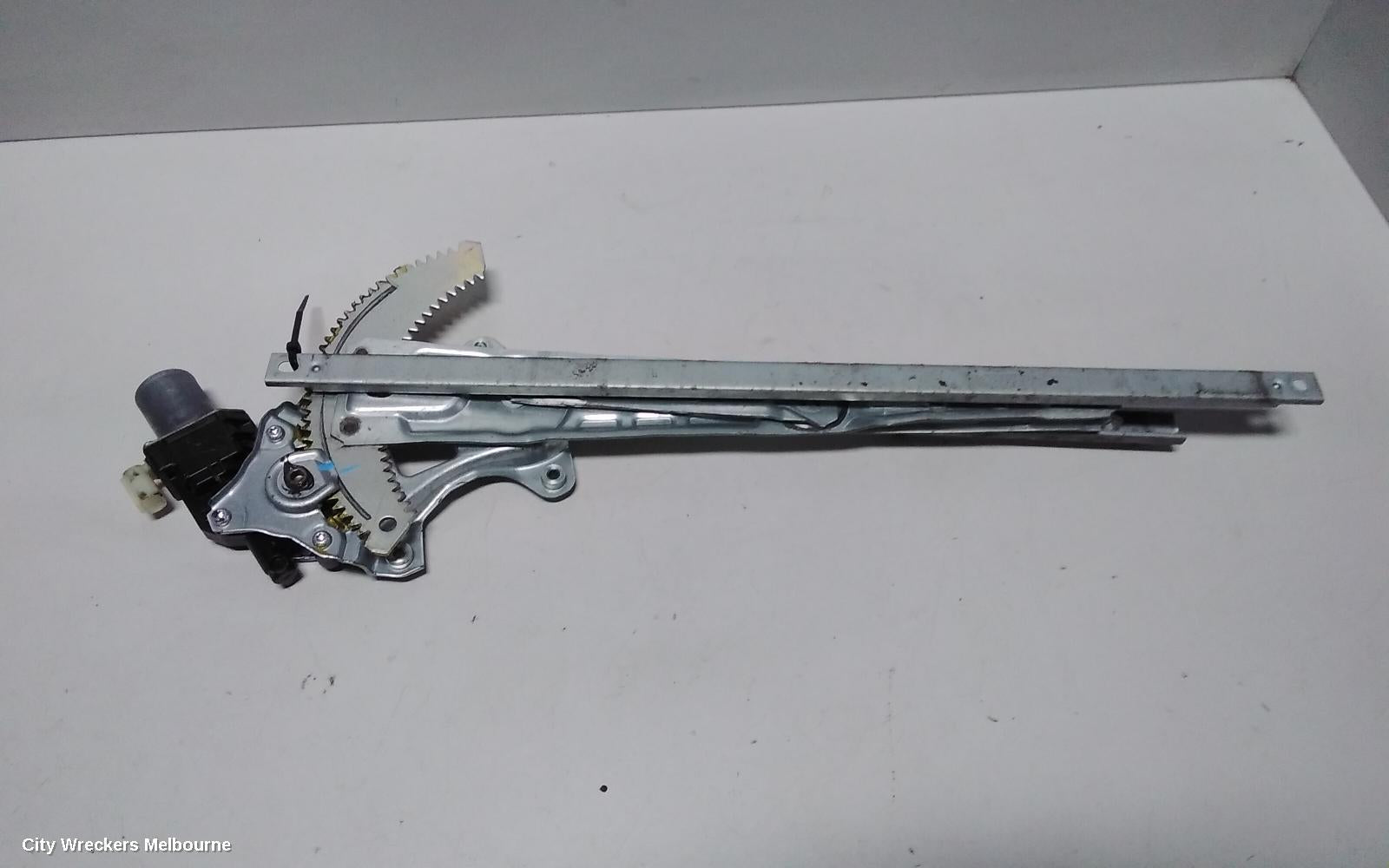MITSUBISHI TRITON LEFT FRONT WINDOW REG/MOTOR, MQ-MR, 03/2015 - 10/2023 - Image 2