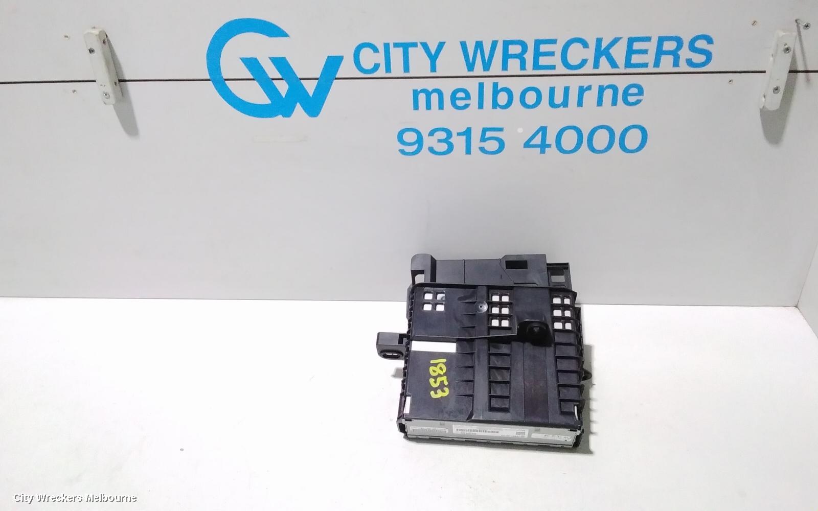 AUDI Q5 RADIO/CD/DVD/SAT/TV, MMI CONTROLS, 8R, P/N 8T0919609G, 03/2009 - 11/2012 - Image 1