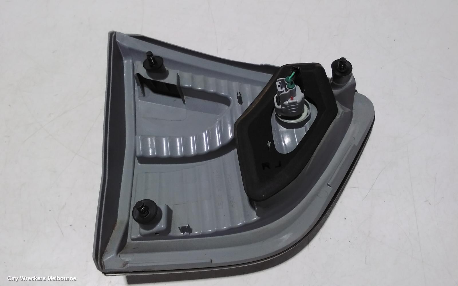 NISSAN PATHFINDER REAR GARNISH, TAILGATE LAMP (RH SIDE), R52, 10/2013 - 11/2016 - Image 3