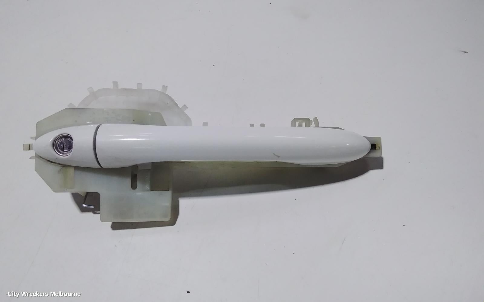KIA CARNIVAL/GRAND CARNIVAL DOOR HANDLE, OUTER, RH FRONT, YP, 02/2015 - 10/2020 - Image 1